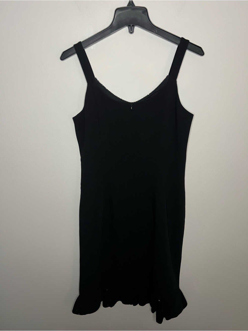 Albert Nipon Classic Black Slip Dress with Ruffled Hem Size 8 - Picture 4 of 9